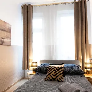 Clicktheflat Aleje Niepodleglosci Center Warschau