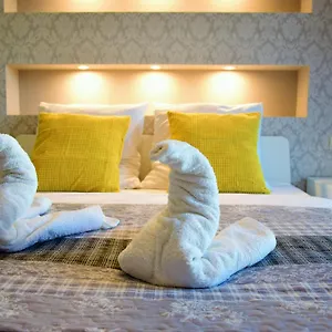 apartamenty-homely-place-parking-free.poznan-hotels.com/